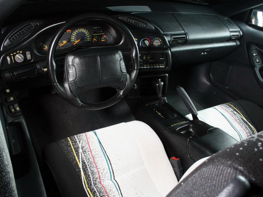  Chevrolet Camaro Z28 Indy 500 Pace Car 1993 года  (фото 9 из 11)